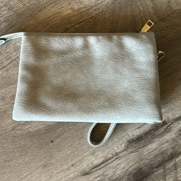 No brand gray three pocket clutch with spot for crossbody straps - Picture 4 of 5
